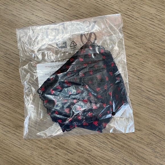 Victoria's Secret The Lacie Lace Thong Panty Black w/ Red Hearts L/XL - Picture 6 of 6